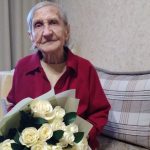 Ветерана кожевенного завода со 100-летием поздравил губернатор Руденя